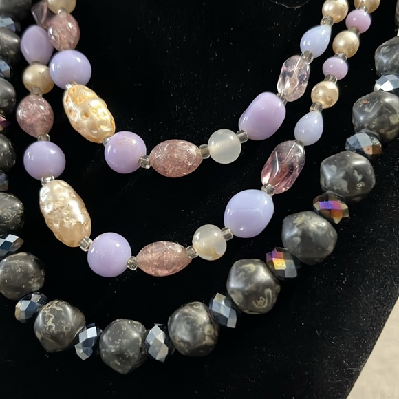 Lot of 16 Vintage Mixed Jewelry Items Purple/Blue/Grey Glass Stones Acrylic Etc - Picture 8 of 17